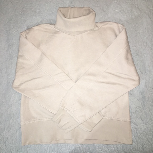 Zara Sweaters - NWOT ZARA Cropped Turtleneck